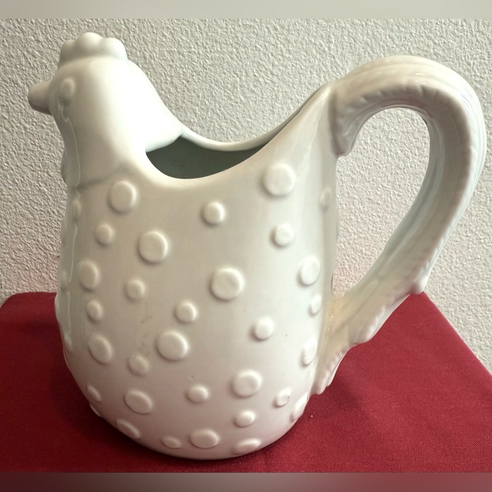 Boston Warehouse white chicken pitcher. 4.5 cups vintage - Picture 11 of 11